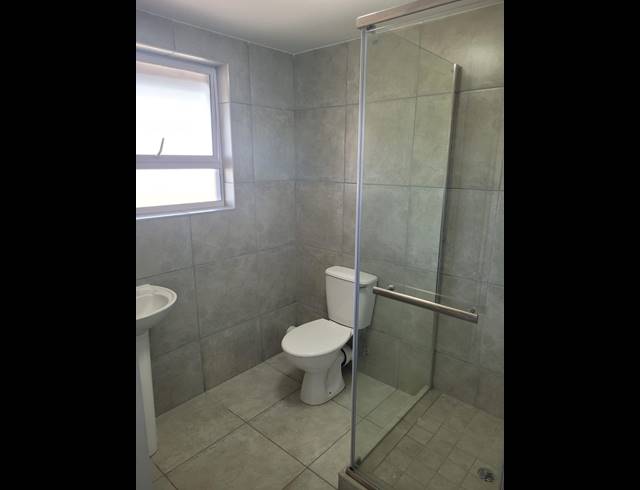 1.5 BEDROOM APARTMENT TO LET IN CHASEDENE